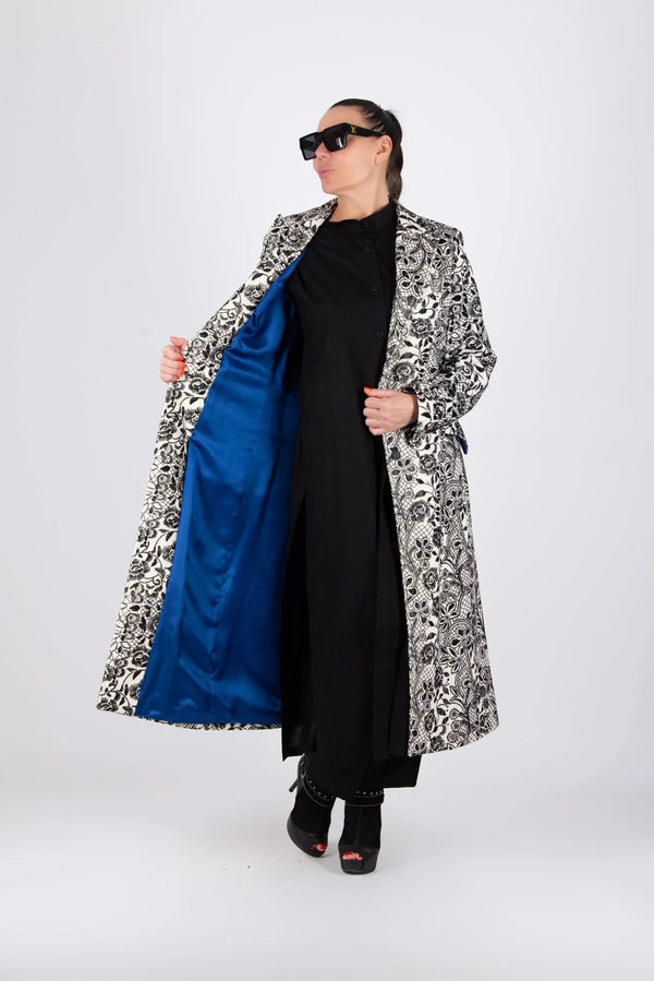 ASTELA BLACK WHITE COAT