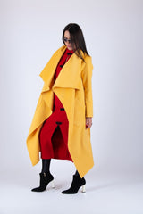 Coat VICTORIA - Model Wearing: Styled to perfection, showcasing the flattering silhouette.