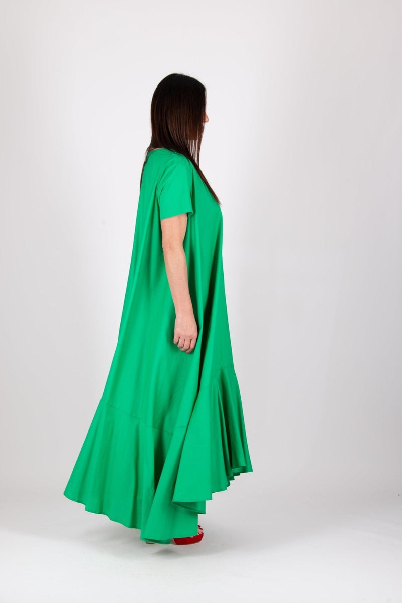 Summer Dress DIVA by DFold Clothing - Side view of the breathable cotton dress, perfect for warm weather.