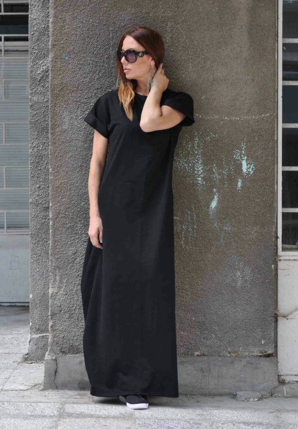 DFold Clothing AMIRA Long Summer Dress With Back Stripe fabric texture in Black.
